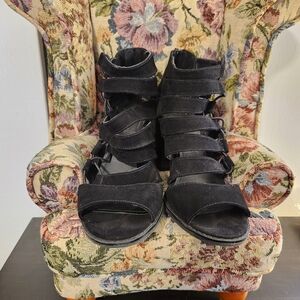 Reaction Kenneth Cole Black Heels with Strappy Design